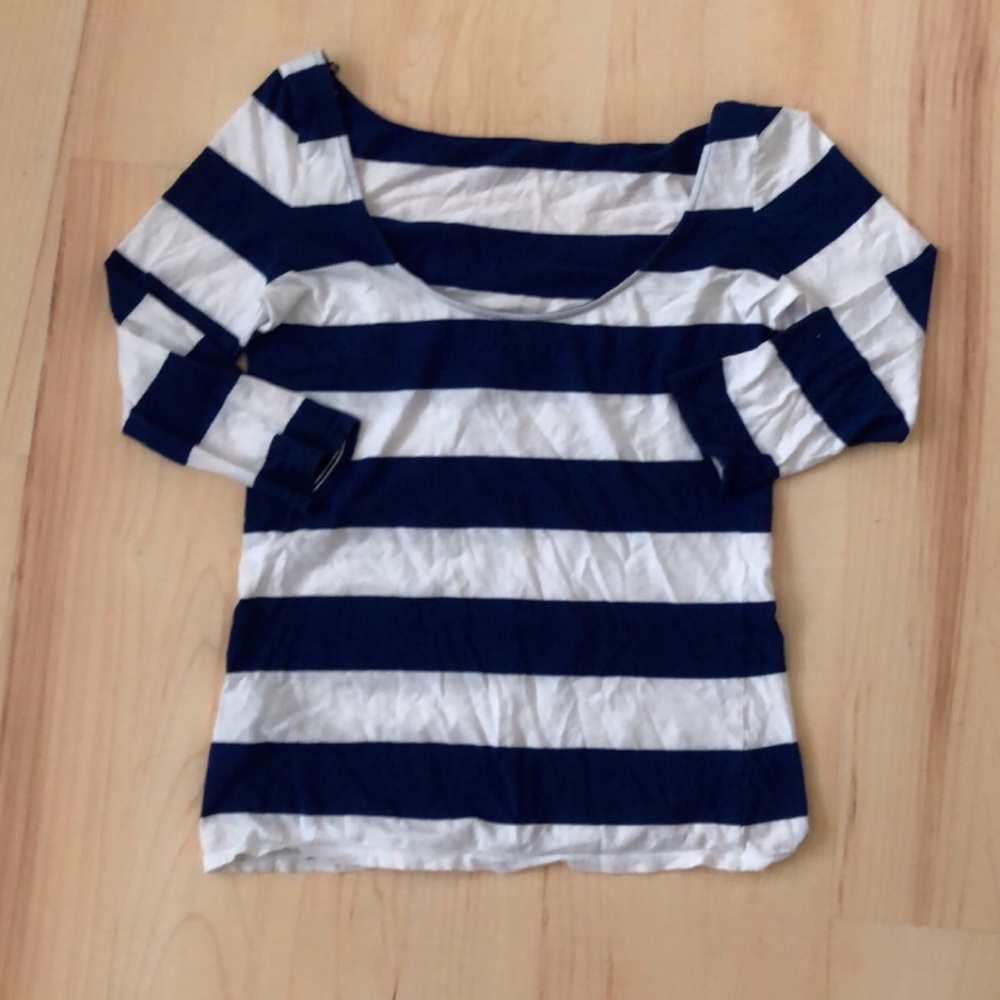 scoop-neck blue-striped long-sleeve cotton tee